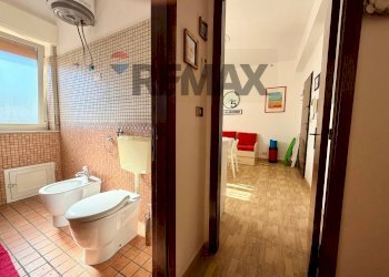 Bagno - Bilocale VIA CONSOLARE VALERIA
 
36, Giardini-Naxos - foto 8