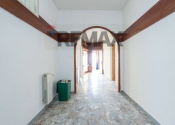 Hall / corridoio - Apartment via alcide de gasperi
 
173, Catania - photo 10