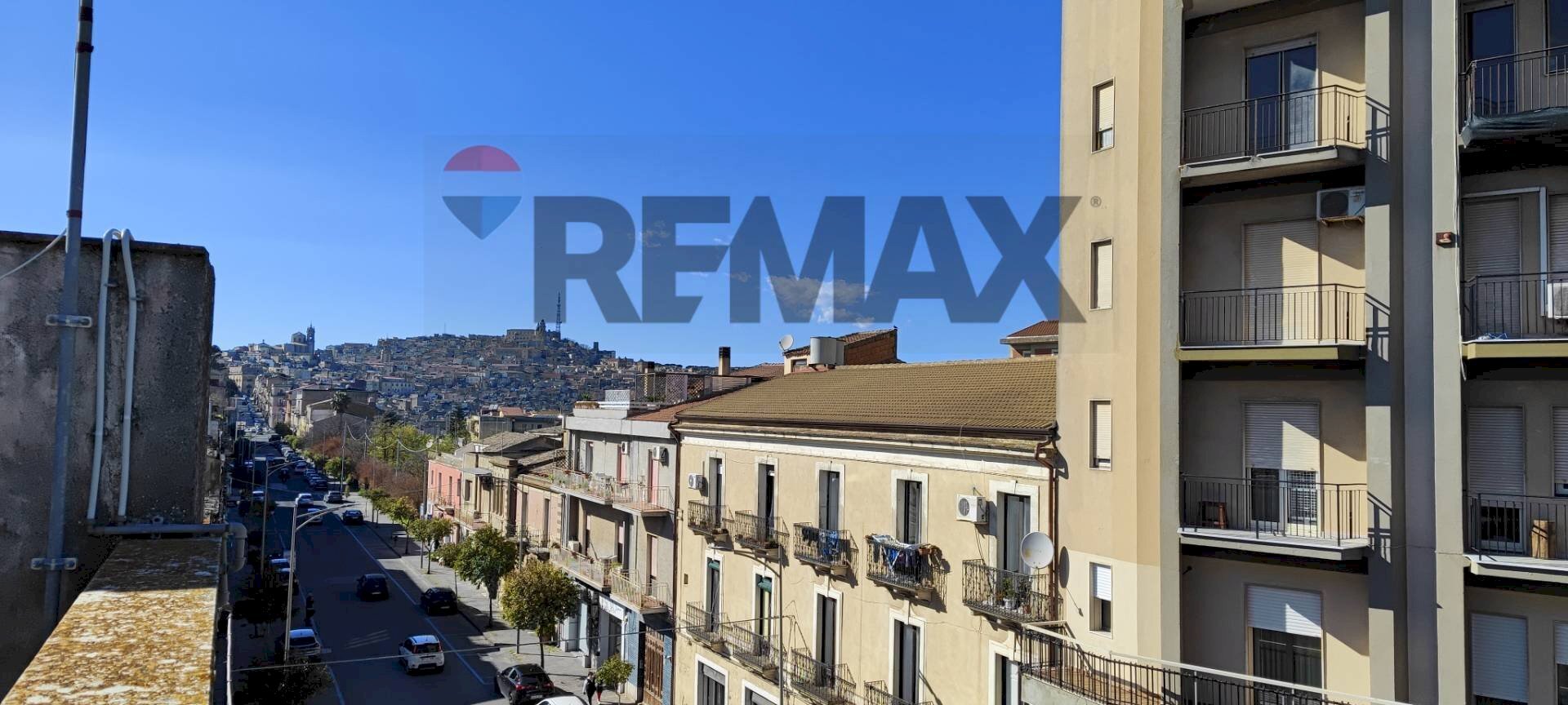 Edificio all\'aperto - Quadrilocale VIA GIORGIO ARCOLEO
 
154, Caltagirone - foto 1