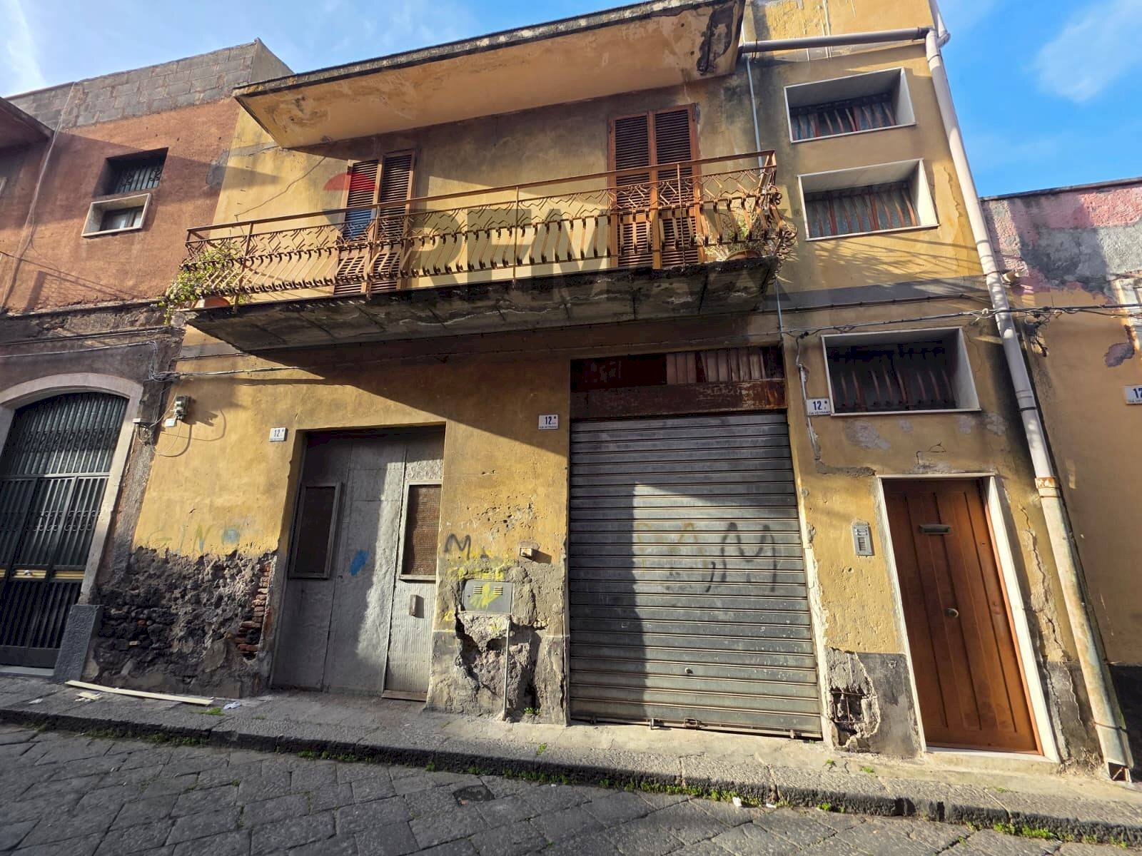 Casa all\'aperto - Casa indipendente Via Vetrano
 
12, Catania - foto 1