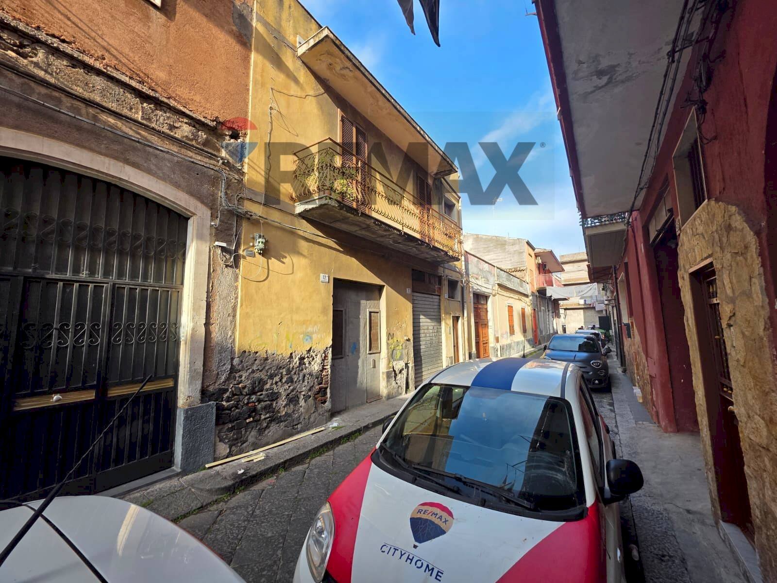Edificio all\'aperto - Casa indipendente Via Vetrano
 
12, Catania - foto 2