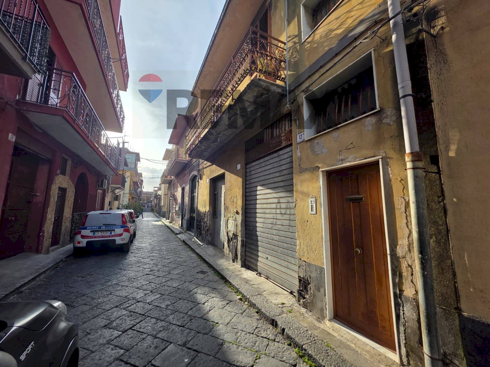 Edificio all\'aperto - Casa indipendente Via Vetrano
 
12, Catania - foto 3