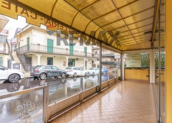 Balcone - Locale Commerciale Via Santa Maria la Stella
 
9, Aci Sant'Antonio - foto 4
