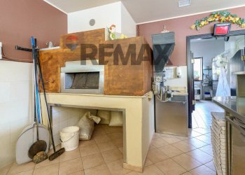 Cucina - Locale Commerciale Via Santa Maria la Stella
 
9, Aci Sant'Antonio - foto 15