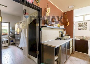 Cucina - Locale Commerciale Via Santa Maria la Stella
 
9, Aci Sant'Antonio - foto 18