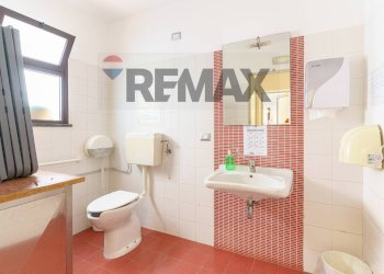 Bagno - Locale Commerciale Via Santa Maria la Stella
 
9, Aci Sant'Antonio - foto 30