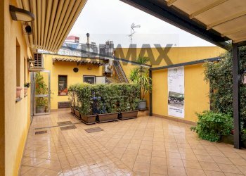 Terrazza - Locale Commerciale Via Santa Maria la Stella
 
9, Aci Sant'Antonio - foto 33