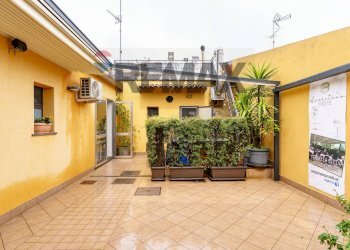 Terrazza - Locale Commerciale Via Santa Maria la Stella
 
9, Aci Sant'Antonio - foto 34