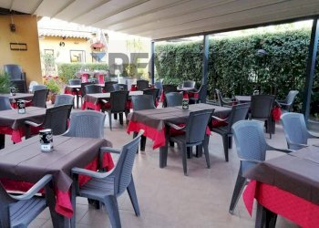 Terrazza - Locale Commerciale Via Santa Maria la Stella
 
9, Aci Sant'Antonio - foto 40