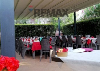 Terrazza - Locale Commerciale Via Santa Maria la Stella
 
9, Aci Sant'Antonio - foto 44