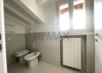 Bagno - Bilocale Viale Einaudi, Arese - foto 12