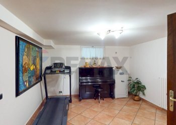 Soggiorno - Villa Caronno Pertusella - foto 37