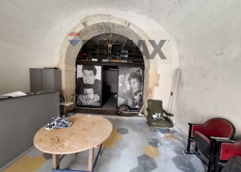 Soggiorno - Box Vico Bronzetti
 
9, Noto - photo 5