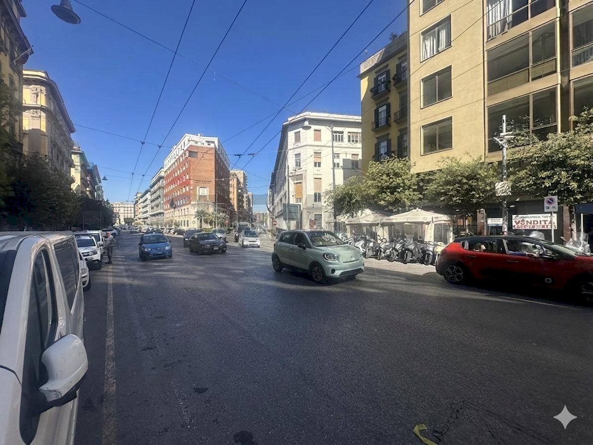 Edificio all\'aperto - Ufficio Via Agostino Depretis
 
114, Napoli - foto 2