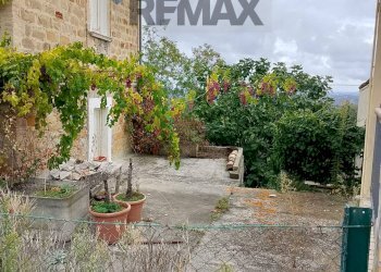 Giardino - Casa indipendente CONTRADA BLANZANO, Penne - foto 1