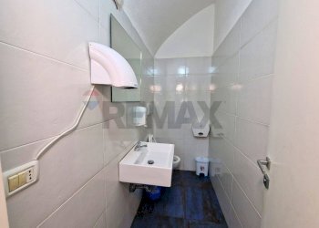 Bagno - Locale Commerciale Via Magellano
 
19, Vieste - foto 15