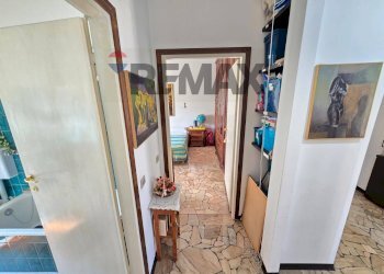 Hall / corridoio - Trilocale via IV novembre
 
20, Muggiò - foto 33