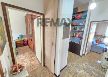 Hall / corridoio - Trilocale via IV novembre
 
20, Muggiò - foto 34