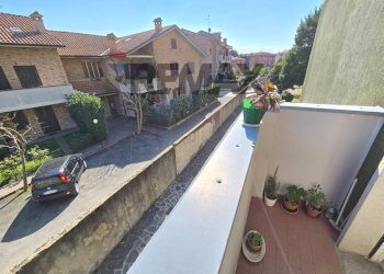 Balcone - Trilocale via IV novembre
 
20, Muggiò - foto 42