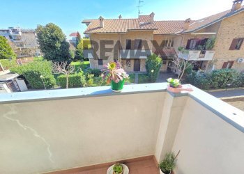 Balcone - Trilocale via IV novembre
 
20, Muggiò - foto 44