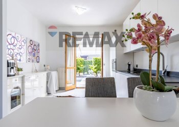 Sala da pranzo - Villa a Schiera Via Solferino
 
104, Seregno - foto 8