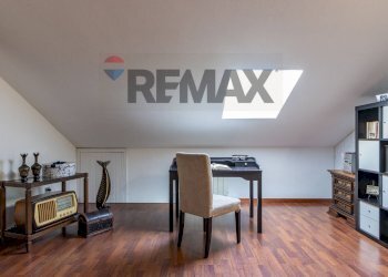 Sala da pranzo - Villa a Schiera Via Solferino
 
104, Seregno - foto 37