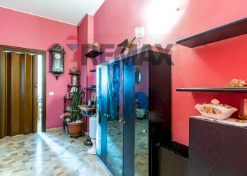 Hall / corridoio - Trilocale VIA CIRCONVALLAZIONE
 
86, Seregno - foto 9