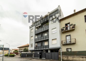 Edificio all\'aperto - Trilocale VIA CIRCONVALLAZIONE
 
86, Seregno - foto 24