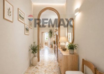 Hall / corridoio - Three-room apartment VIALE CIRCONVALLAZIONE
 
86, Seregno - photo 8