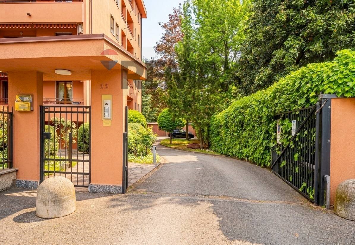 INGRESSO PASSO CARRAIO - Box VIA MILANO
 
33, Cesano Boscone - foto 1