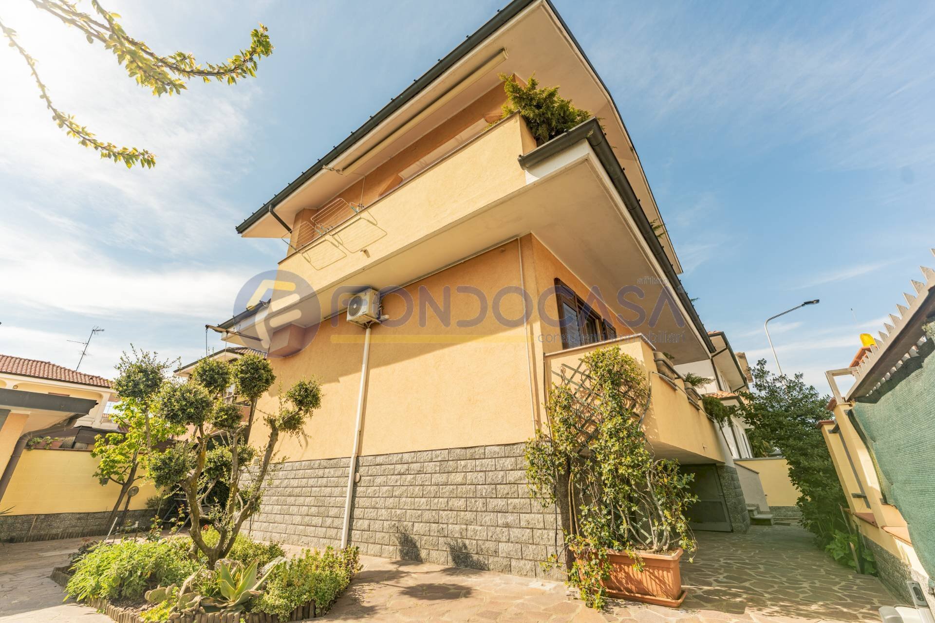 Foto 1 - Villa VIA LUPI DI TOSCANA
 
3, Bareggio - photo 1