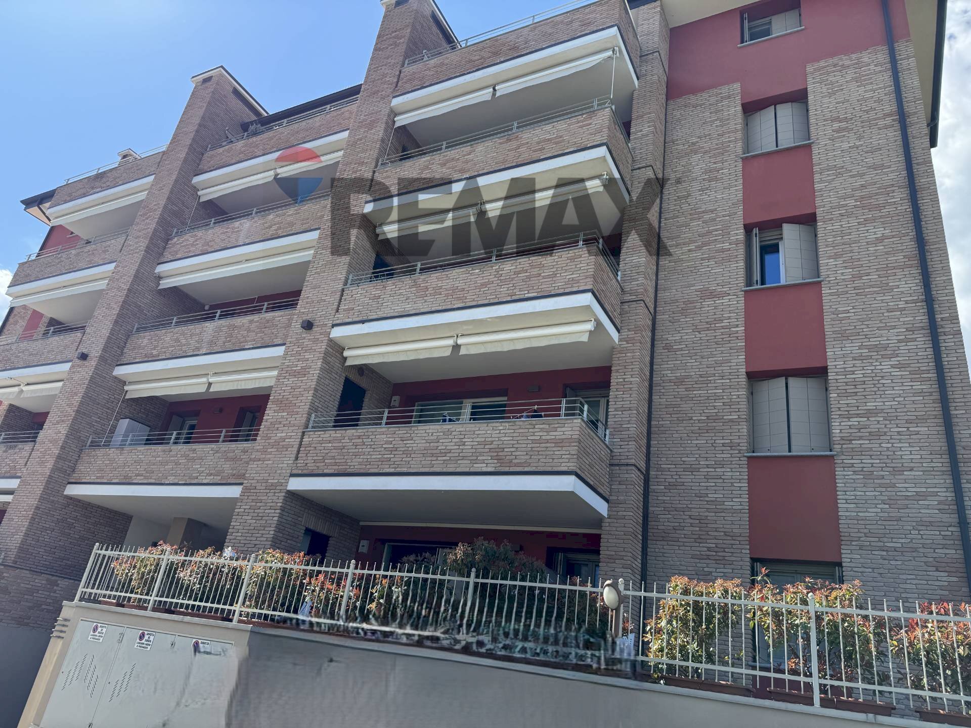 Edificio all\'aperto - Trilocale Strada Ambolana
 
11, Parma - foto 2