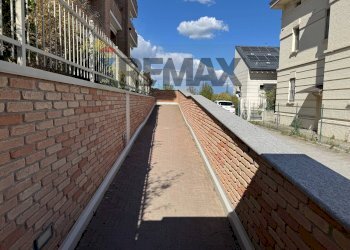 Terrazza - Trilocale Strada Ambolana
 
11, Parma - foto 36