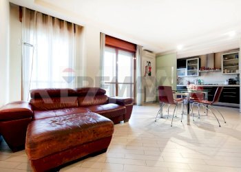 Sala da pranzo - Three-room apartment Via Fiume Bianco
 
5, Roma - photo 1