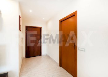 Hall / corridoio - Three-room apartment Via Fiume Bianco
 
5, Roma - photo 2