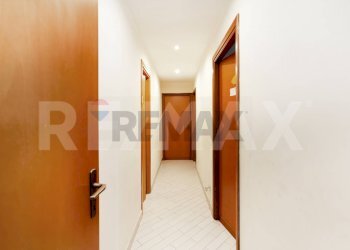 Hall / corridoio - Three-room apartment Via Fiume Bianco
 
5, Roma - photo 16