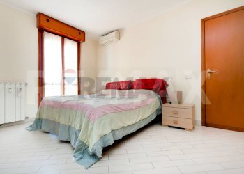 Camera / camera da letto - Three-room apartment Via Fiume Bianco
 
5, Roma - photo 17