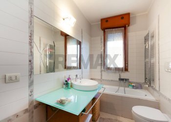Bagno - Three-room apartment Via Fiume Bianco
 
5, Roma - photo 24