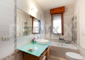 Bagno - Three-room apartment Via Fiume Bianco
 
5, Roma - photo 25