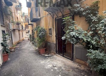 Edificio all\'aperto - Trilocale Vicolo Santa Chiara
 
6, Palermo - foto 19