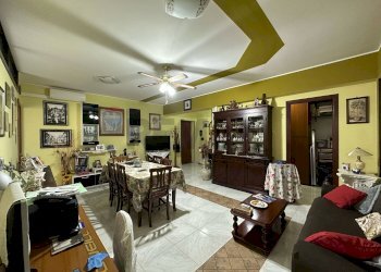 Sala da pranzo - Appartamento Via Papa Giovanni XIII
 
8, Pace del Mela - foto 3