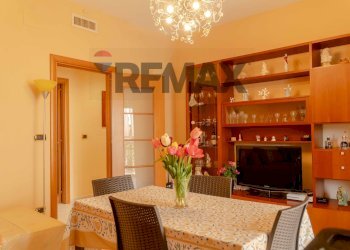 Sala da pranzo - Trilocale Via Oristano
 
6, Modugno - foto 2