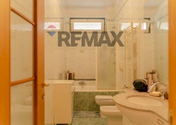 Bagno - Trilocale Via Oristano
 
6, Modugno - foto 7