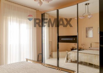 Camera / camera da letto - Trilocale Via Oristano
 
6, Modugno - foto 9