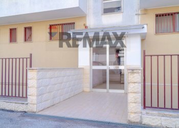 Edificio all\'aperto - Trilocale Via Oristano
 
6, Modugno - foto 17