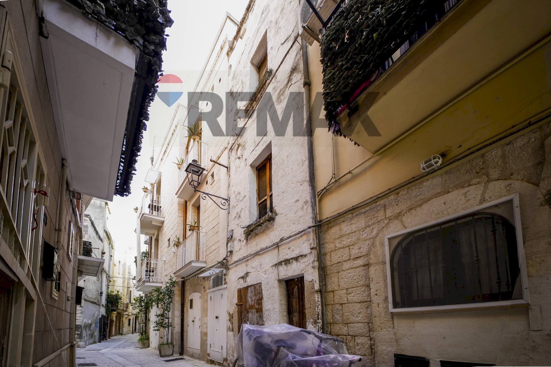 Edificio all\'aperto - Trilocale via Vergini
 
30, Modugno - foto 1