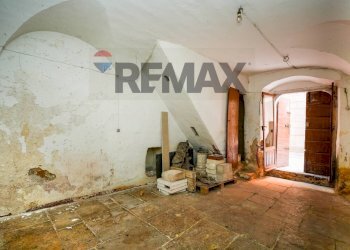 Stanza vuota - Trilocale via Vergini
 
30, Modugno - foto 2