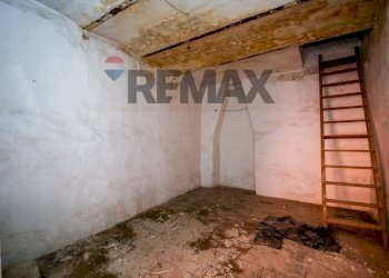 Stanza vuota - Trilocale via Vergini
 
30, Modugno - foto 9