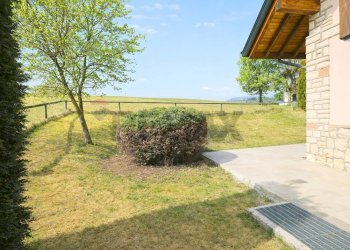 Giardino - Casa semi indipendente VIA ZEBIO
 
37, Roana - foto 4