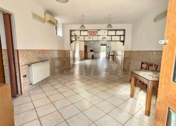 Hall / corridoio - Locale Commerciale Pozzuoli - foto 5